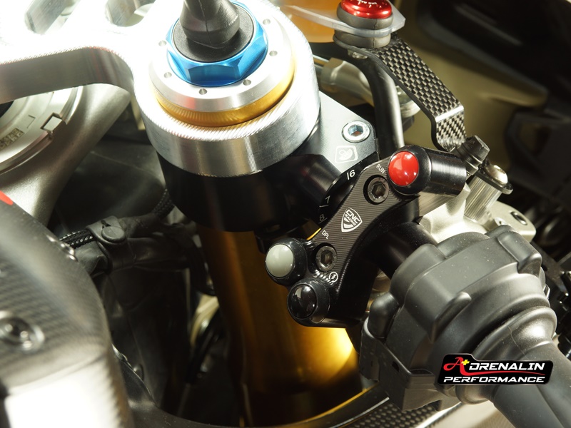 CNC racing สวิทช์ สำหรับ Monster 821 2018+ แผงควบคุมแต่ง ฝั่งเบรค ตรงรุ่นไม่ต้องแปลง Pramac edition