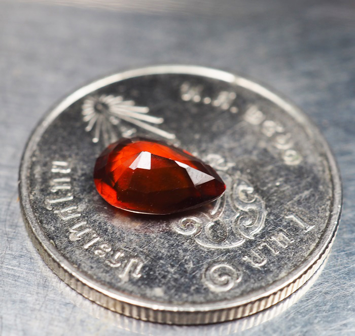 เฮสโซไนต์โกเมน (Hessonite) 1.05 กะรัตแดงส้มสวย