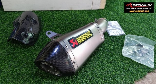 ท่อ Akrapovic shorty สำหรับ zx10 ปี 2011-2015 รุ่นปากตัดตรง มาพร้อมการ์ดคาร์บอน (For Exhibition only)