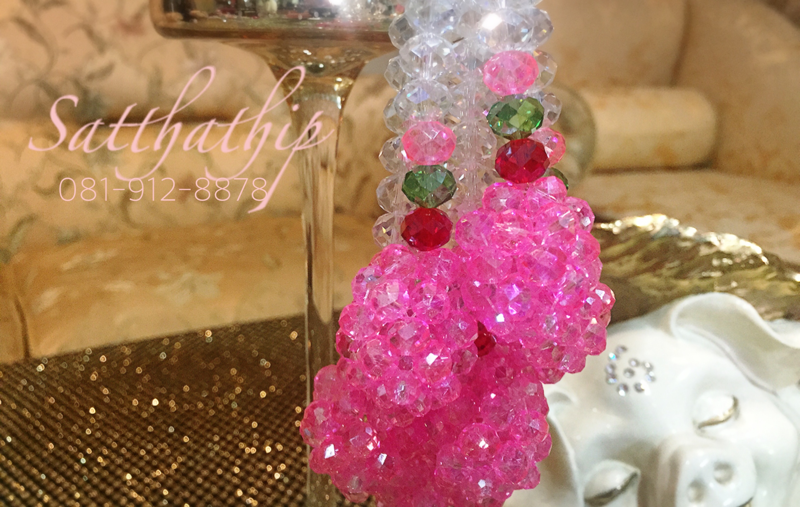 พวงมาลัยคริสตัล สีโทนชมพู - Crystal Garland