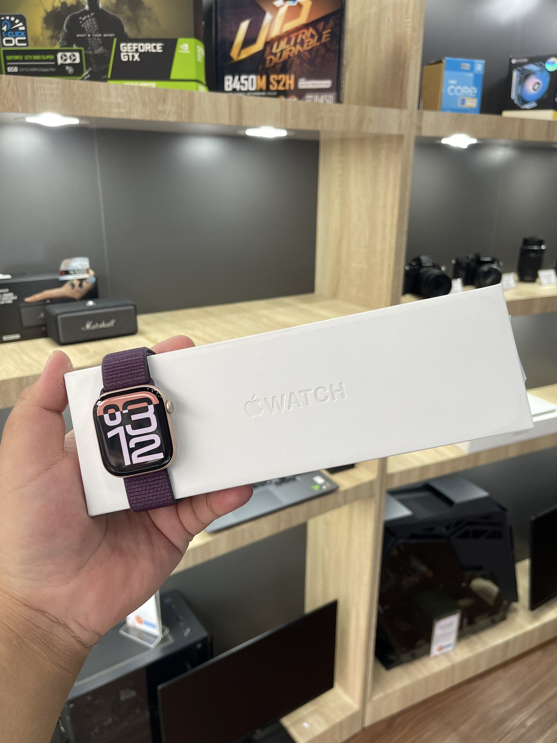 Apple Watch Series 10 GPS 46mm Rose Gold Aluminium Case with Plum Sport Loop