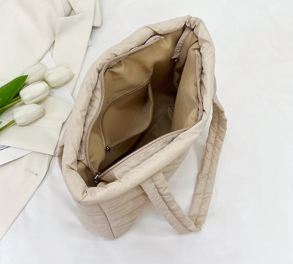 กระเป๋านุ่ม,กระเป๋าผ้านุ่ม,กระเป๋าผ้านุ่มกระเป๋าสะพาย,กระเป๋าสำหรับผู้หญิง,ขนาดเล็ก,ขนาดใหญ่