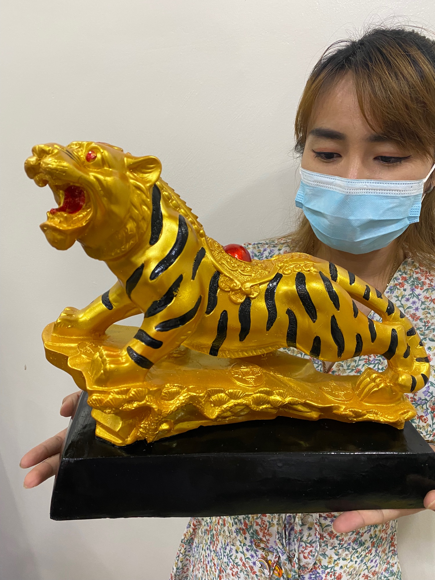 พญาเสือ เสริมฮวงจุ้ย ของขวัญขึ้นบ้านใหม่ กว้าง13นิ้ว สูง12นิ้ว