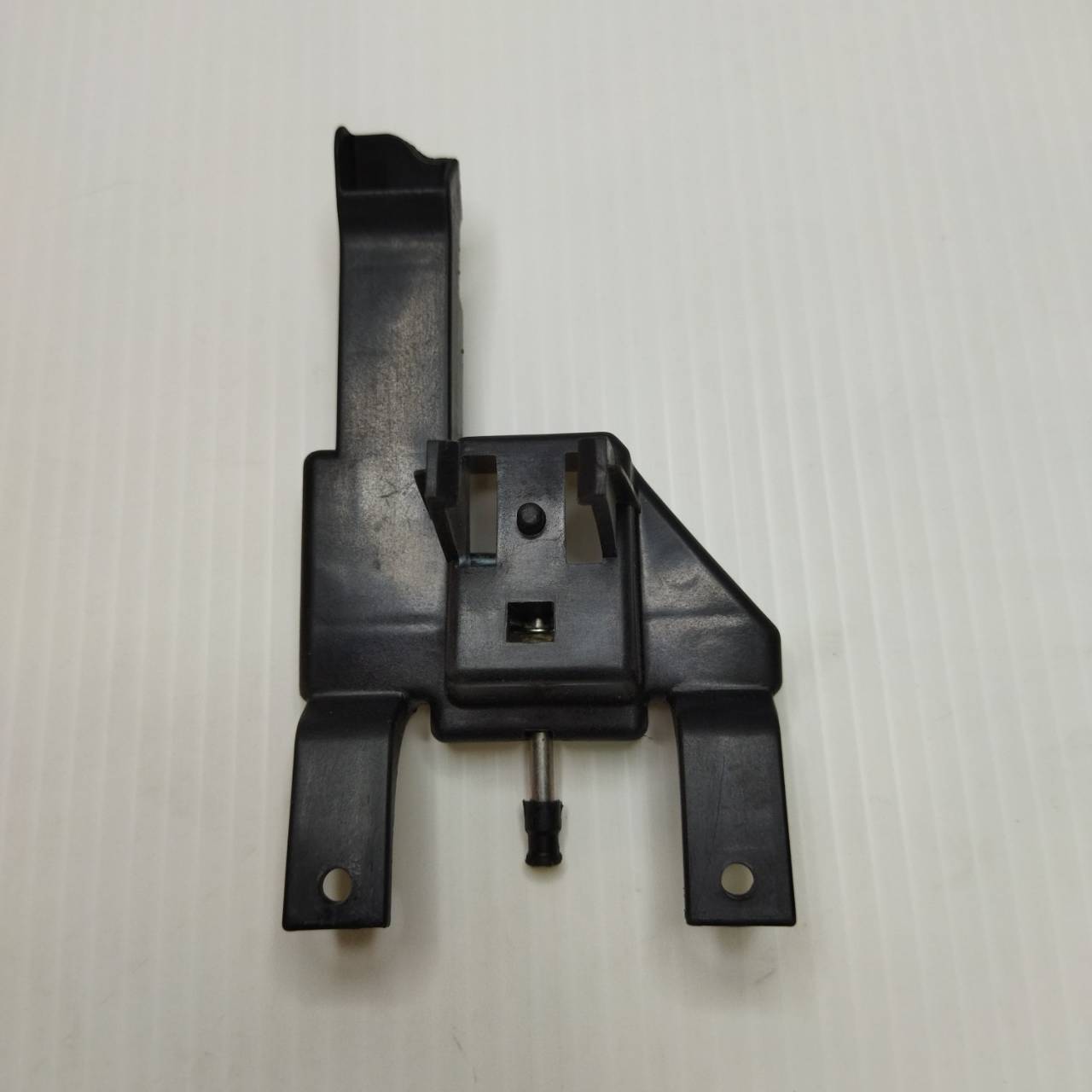 64440-KWN-901 ชุดสลักล็อคฝาปิดช่องเติมน้ำมัน PCX125 2009 รหัสเก่า 64440-KWN-900 อะไหล่แท้ HONDA