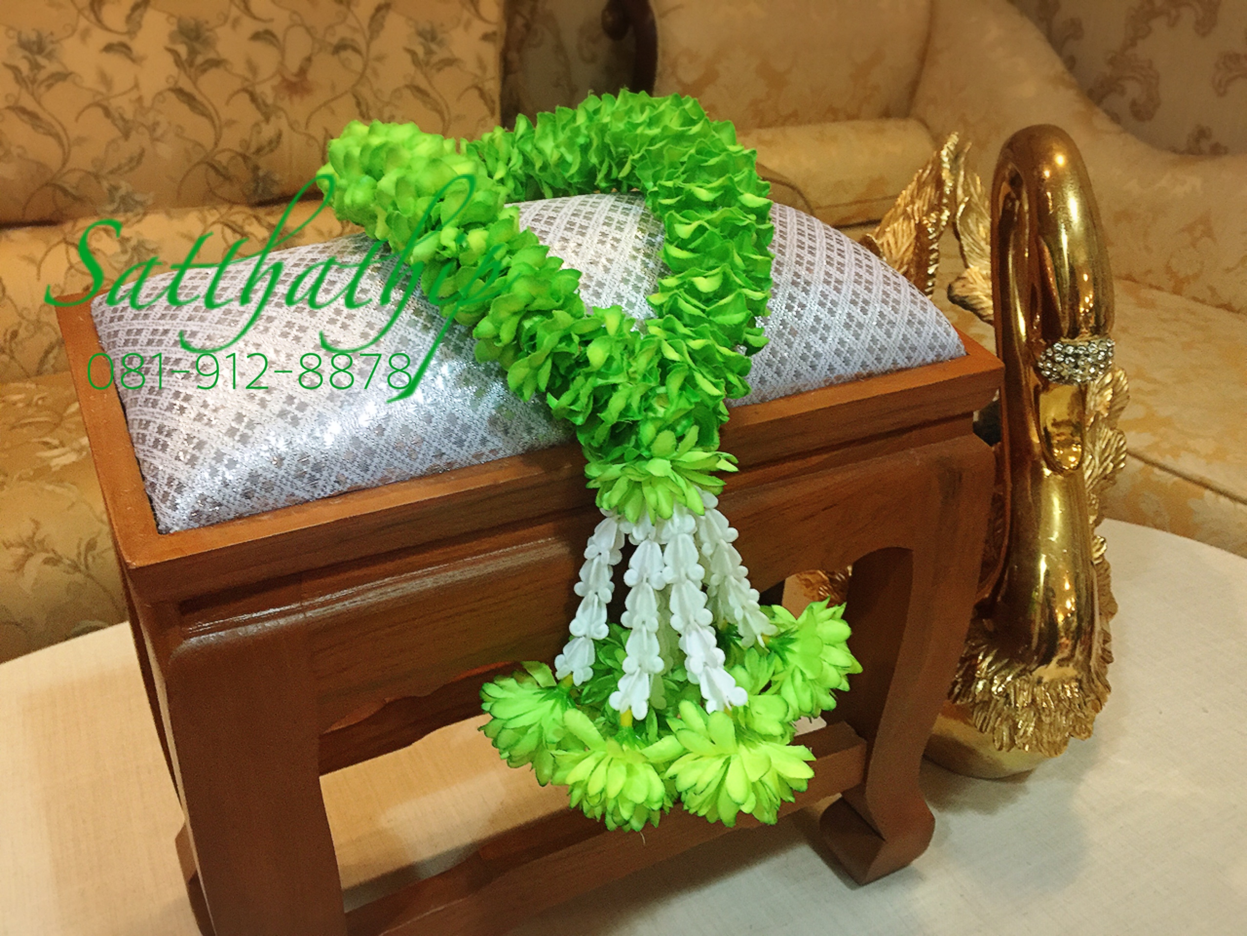 พวงมาลัยผ้า ดอกกุหลาบ สีเขียว - พวงมาลัยผ้า - Fabric garland - Rose garland