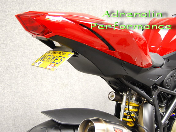 ที่ยึดป้ายทะเบียนแต่ง Fender Eliminator street fighter ของ Competiton werkes