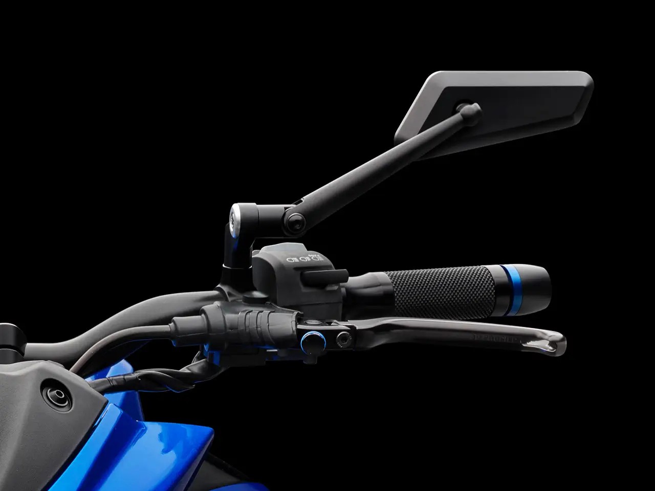 กระจกมองข้าง รุ่น Circuit 744 จาก Rizoma ข้างละ