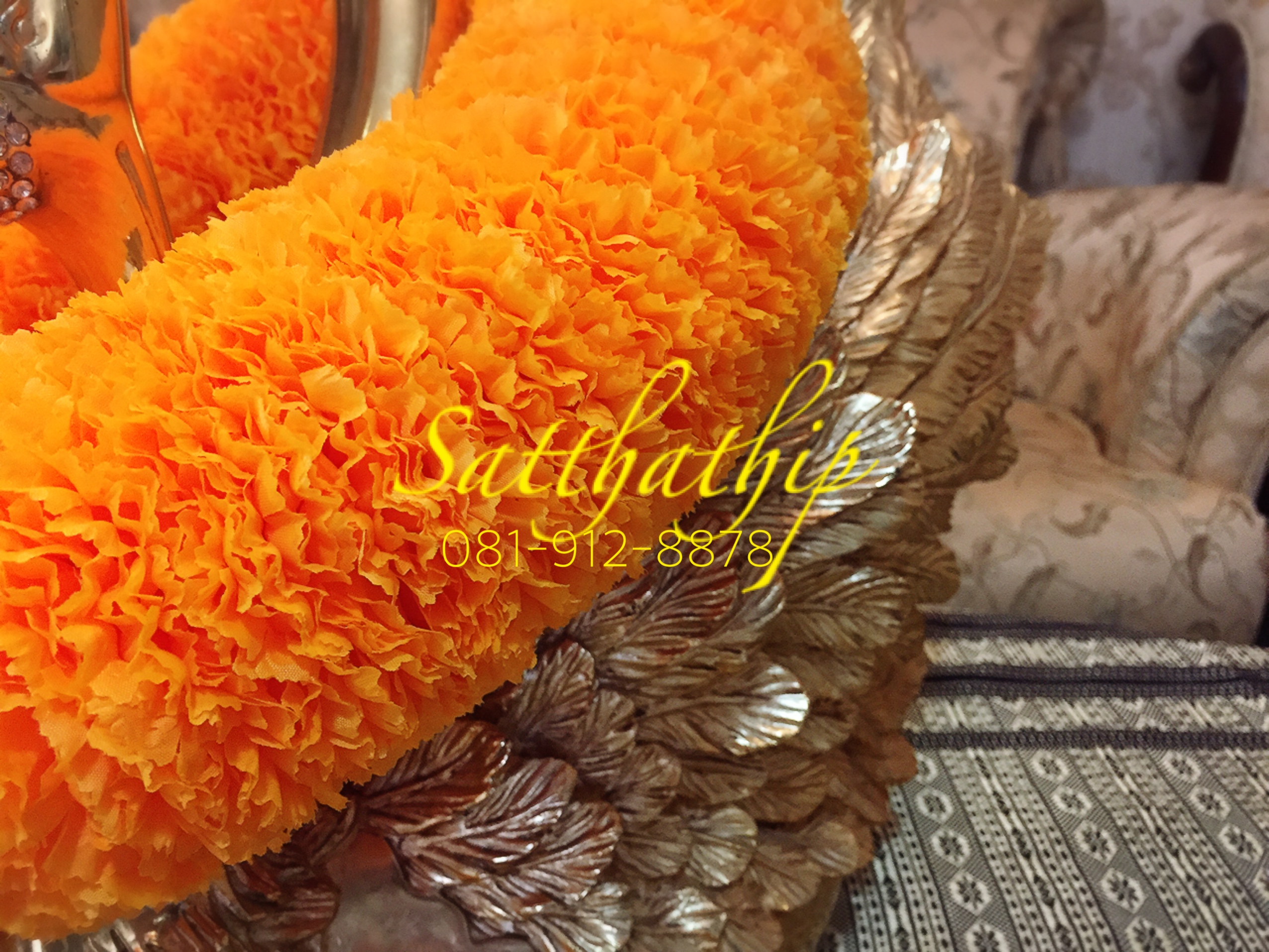 พวงมาลัยดอกดาวเรือง สีเหลืองส้ม - พวงมาลัยผ้า - Fabric garland - Marigold garland - Marigold mala