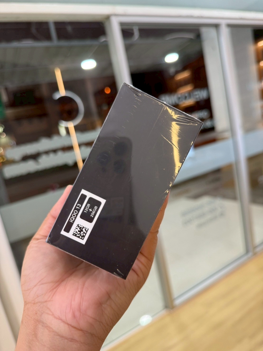 Vivo iQOO 13 (12+256GB) Alpha Black (5G)