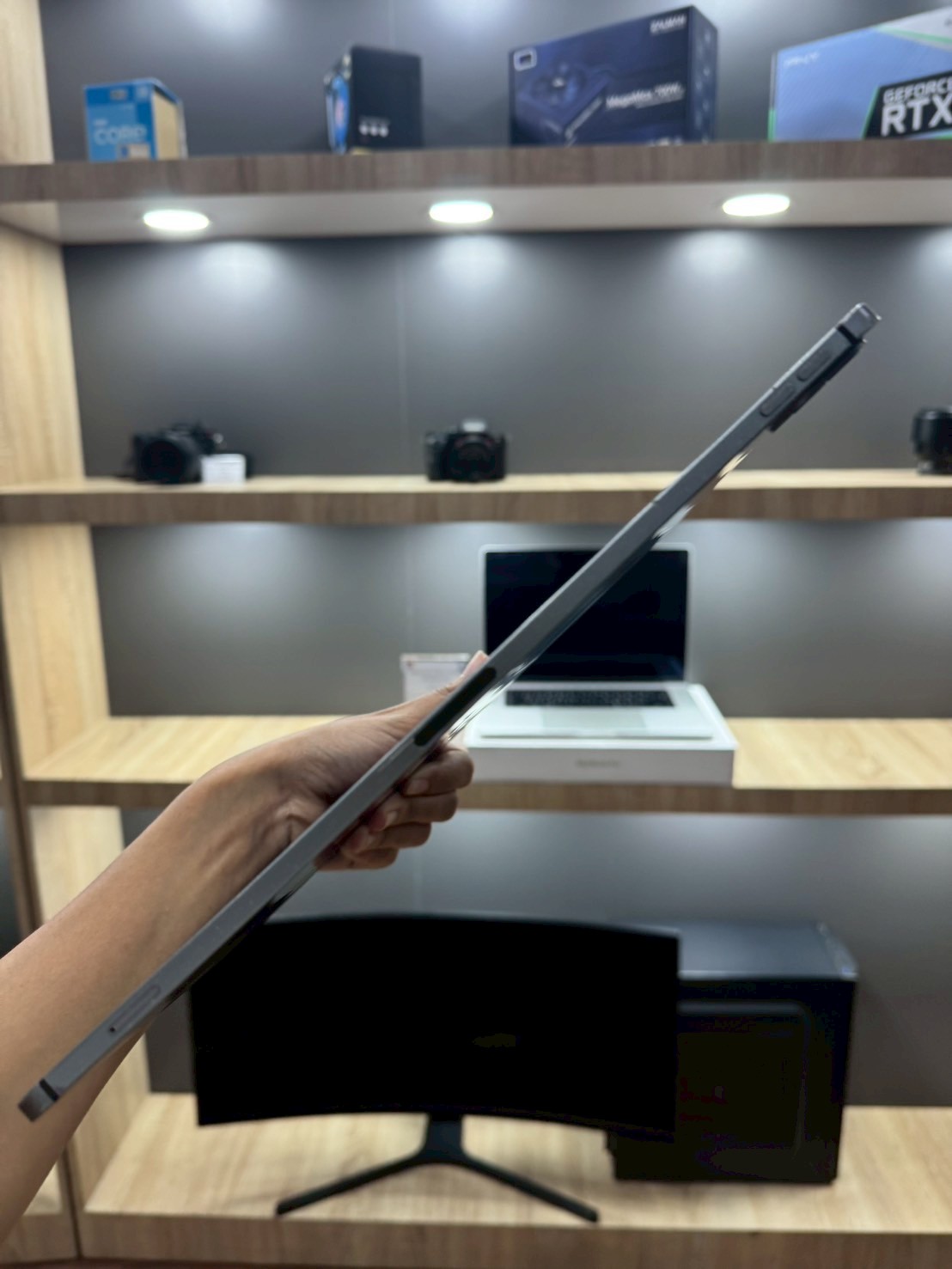 iPad Pro 12.9" Gen 4 256GB Wifi + Cellular สี Space Gray