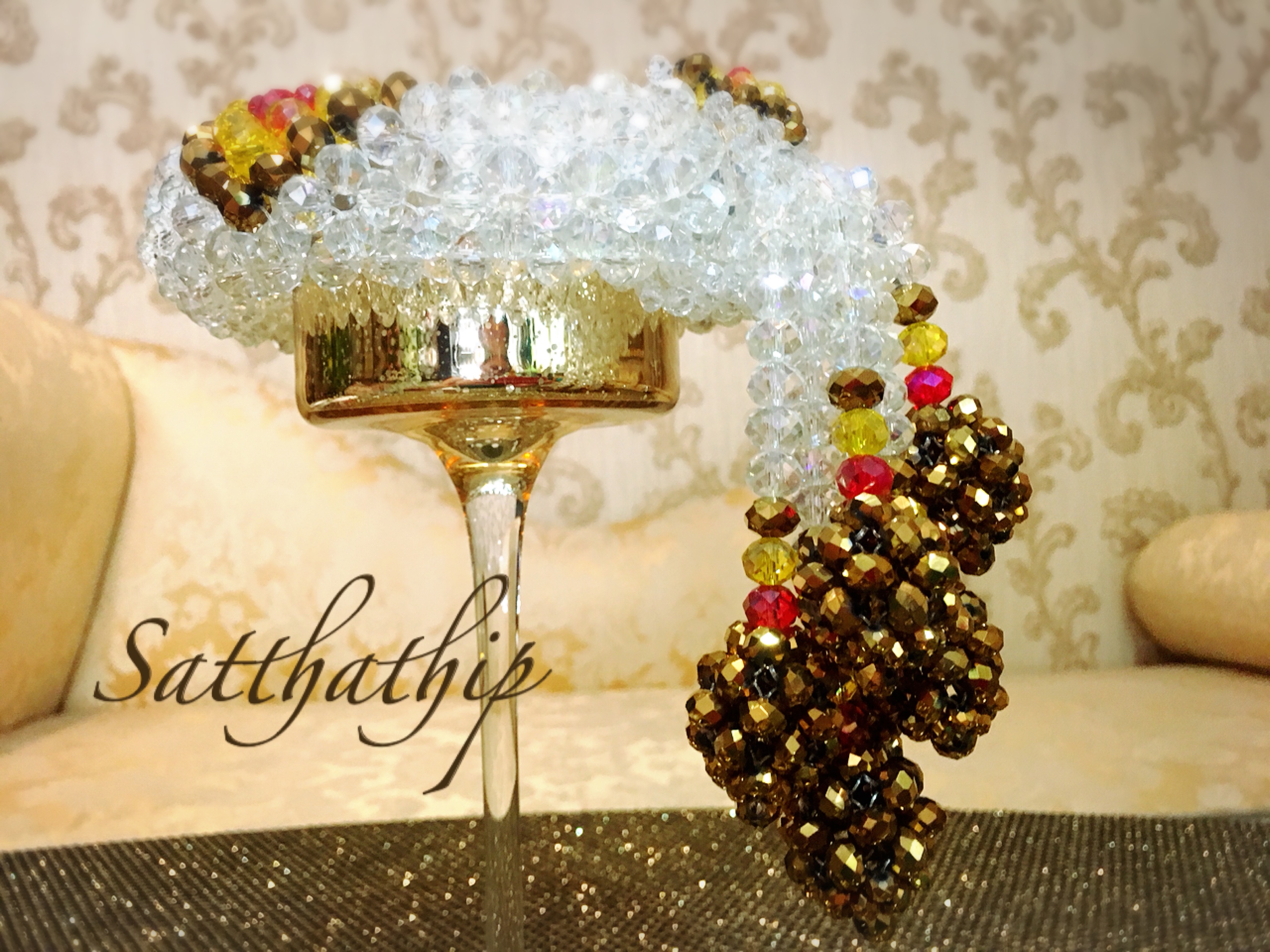 พวงมาลัยคริสตัล สีน้ำตาลทอง - Crystal Garland