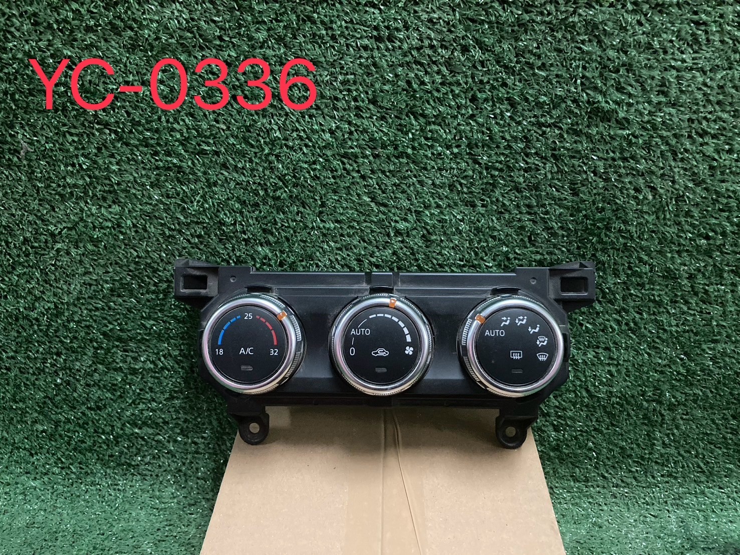 สวิตย์ปรับแอร์ Mazda2 2014-18 มือสอง