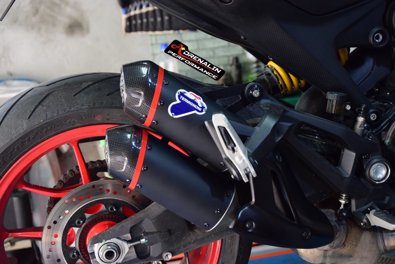 ท่อคู่ termignoni สำหรับ Monster 937 ducati performance ท่อดำปากคาร์บอน เฉพาะปลาย (For Exhibition only)