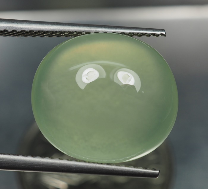 พรีไนท์สีเขียวสวย (Prehnite) 9.80 กะรัต