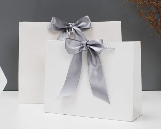 ถุงกระดาษพร้อมโบว์,ถุงกระดาษ,ถุงของขวัญ,มี 4 ขนาดให้เลือก