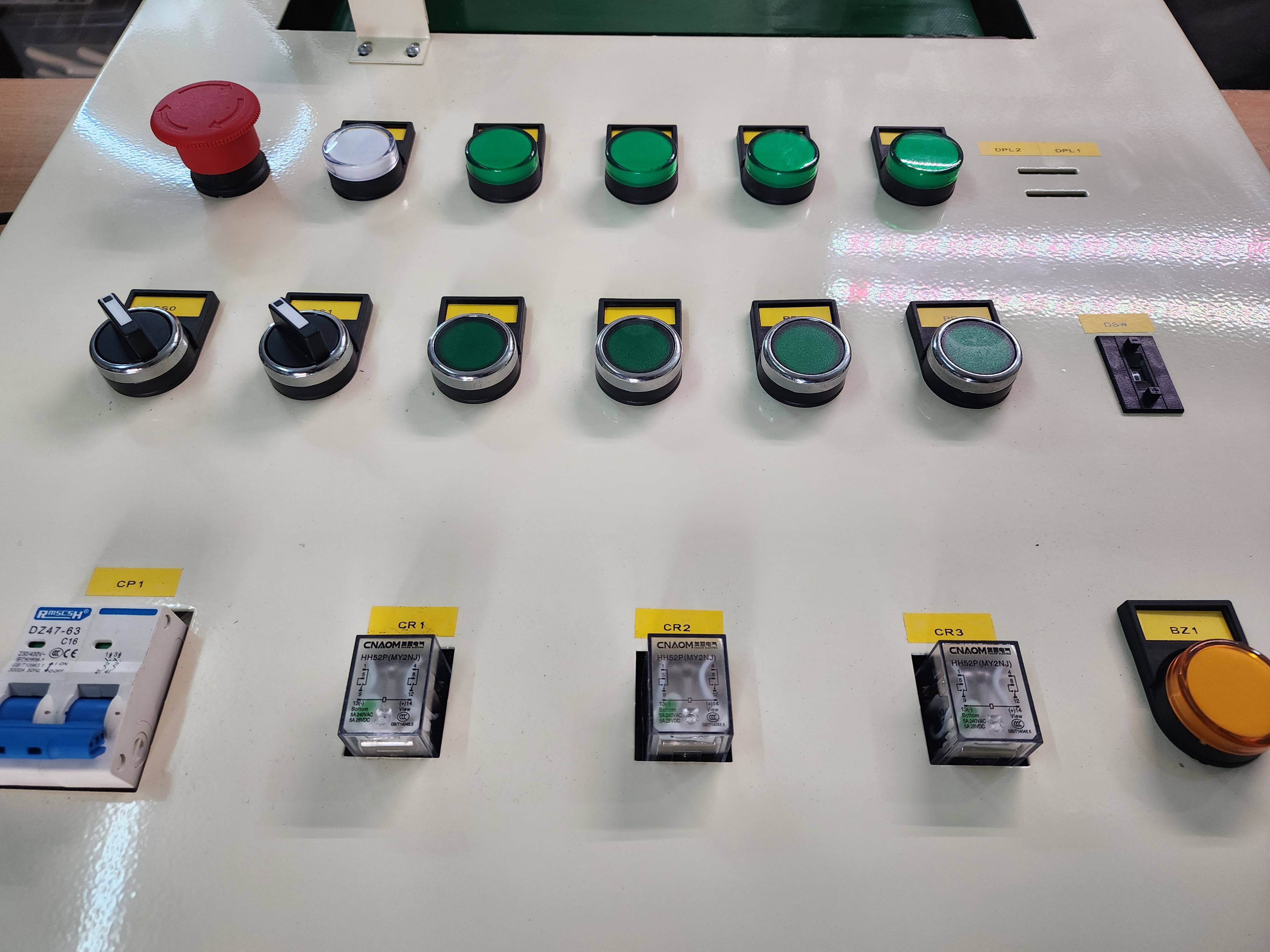 ชุดฝึกอบรม PLC พร้อม ชุด Conveyor สำหรับการจำลองการทำงานเครื่องจักร