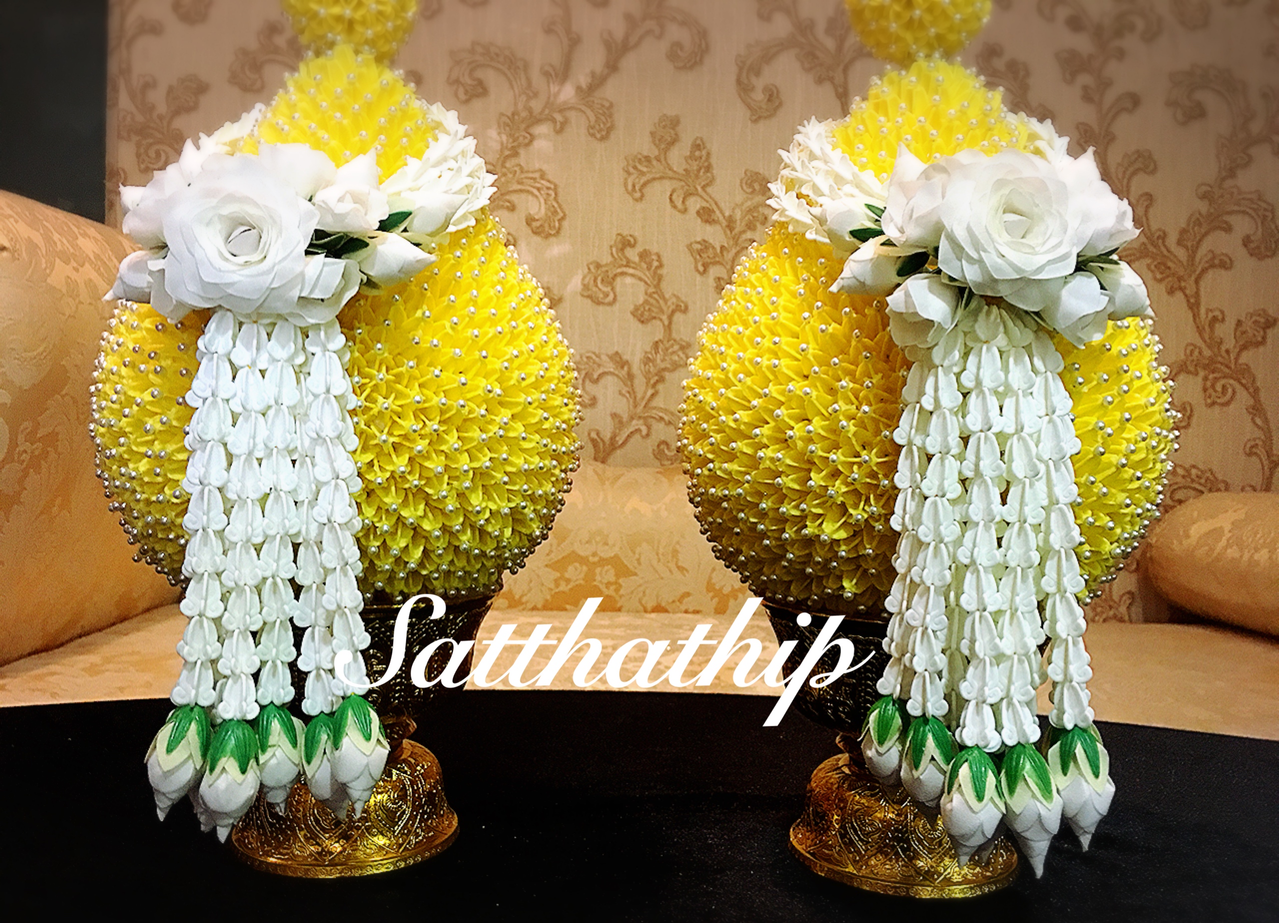 พานพุ่ม - พานพุ่มสักการะ - พานพุ่มดอกรัก - พานพุ่มดอกรักประดิษฐ์ (พลาสติก) - พานพุ่มสีเหลือง - Panpum