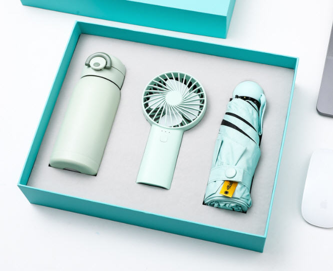 ชุดกระบอกน้ำ+พัดลมพกพา+ร่ม,ชุดของขวัญปีใหม่