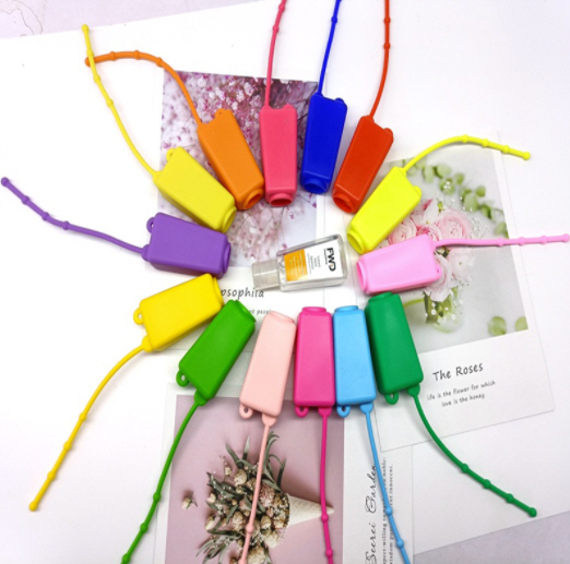 ที่ห้อยซิลิโคน,ซิลิโคนห้อยกระเป๋า