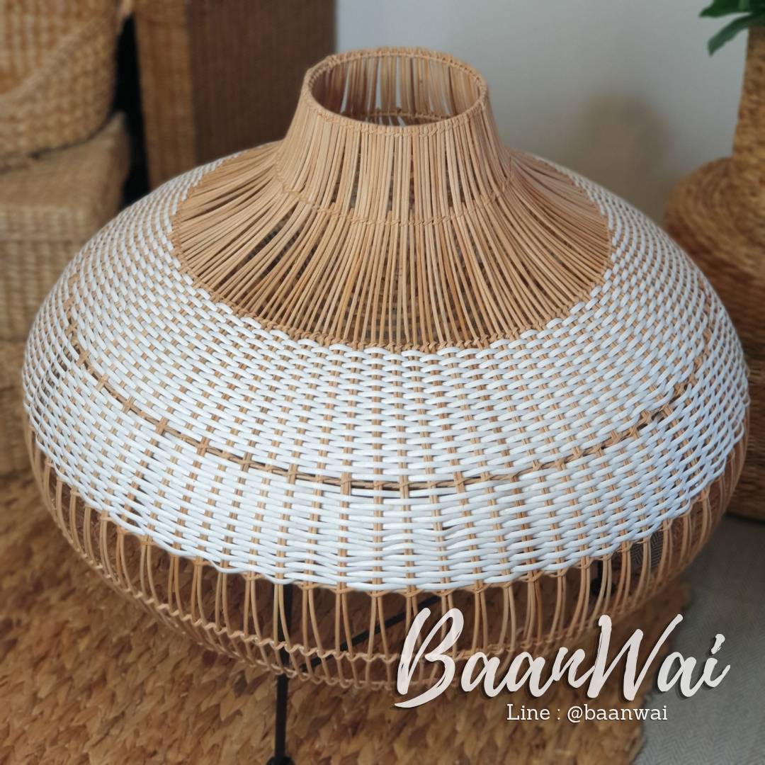 โคมไฟหวาย ทรงน้ำเต้า ถักหวายเทียมสีขาว ขนาด 80*48 cm