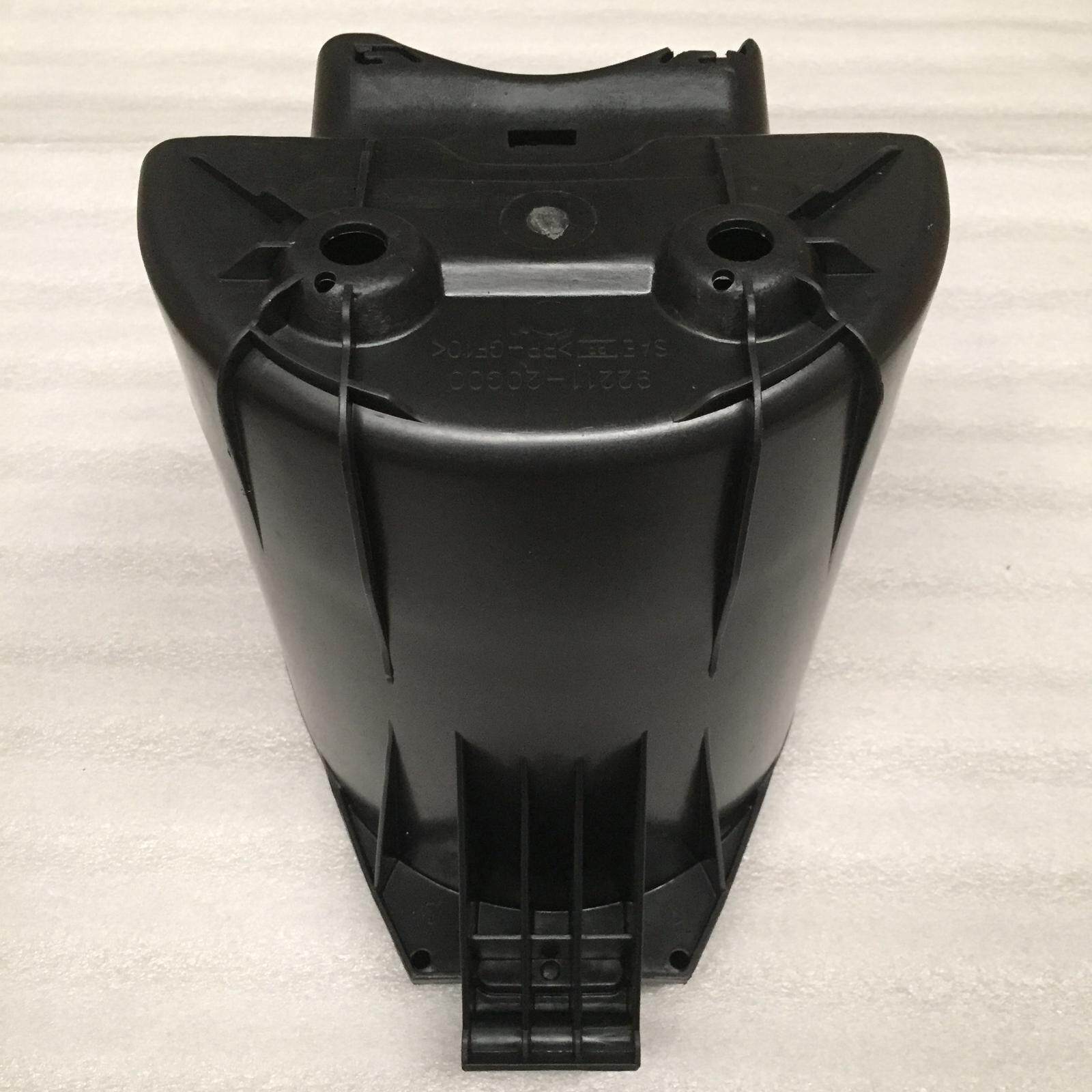 92211-20G00-000 กล่องเก็บหมวกกันน็อค สำหรับรุ่น BEST125 อะไหล่แท้ SUZUKI