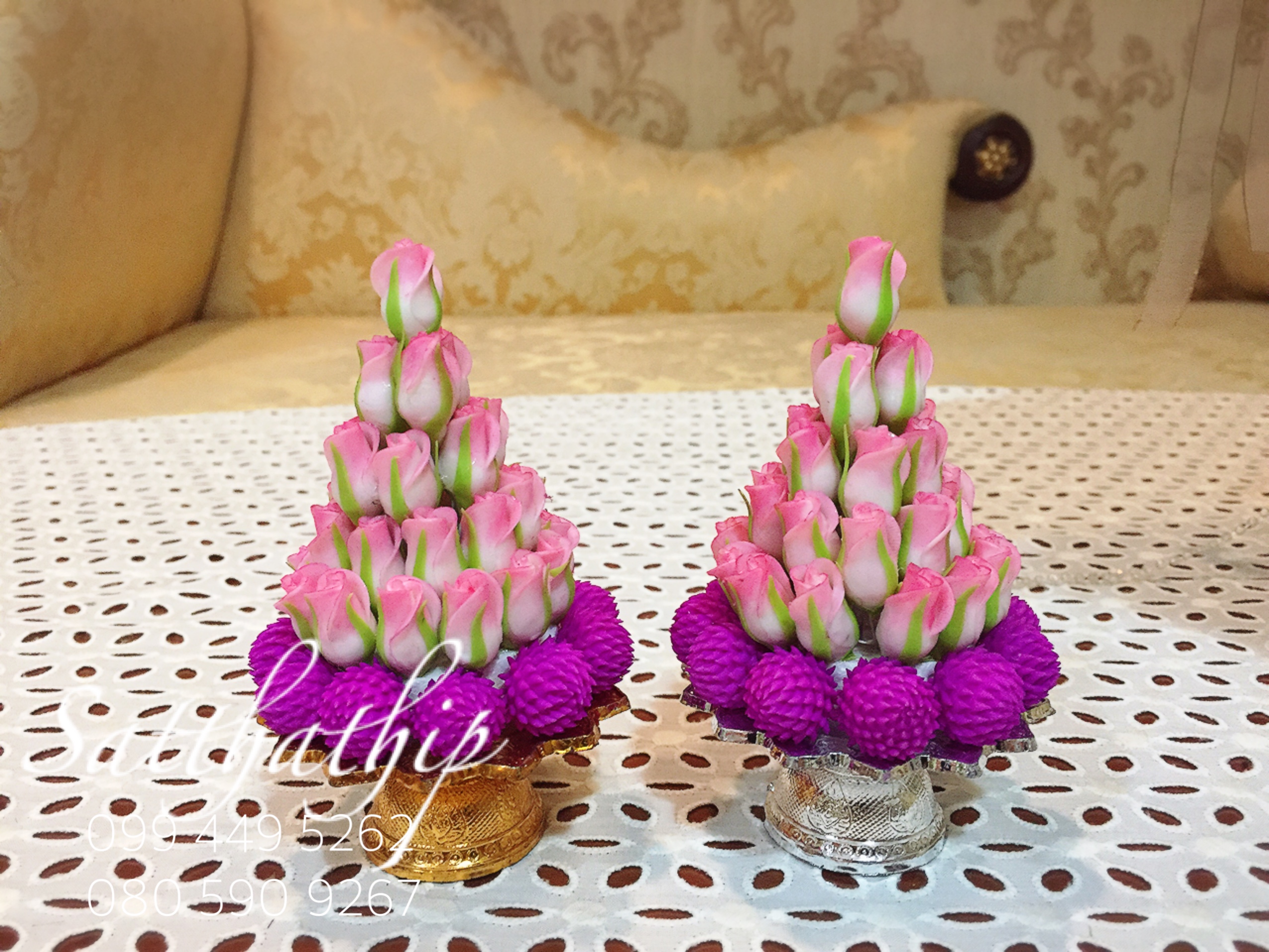 พานพุ่มดอกกุหลาบผสมดอกบานไม่รู้โรย ประดิษฐ์จากดิน [3 นิ้ว 650 บาท/คู่]