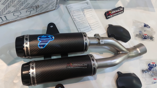 ท่อ termignoni คาร์บอน แบบท่อคู่ สำหรับ Monster 821 2018+ (For Exhibition only)