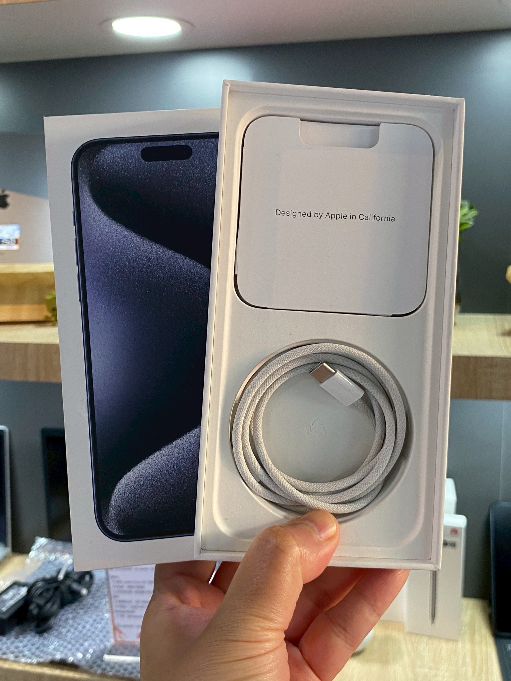 iPhone 15 Pro Max 256GB Blue Titanium