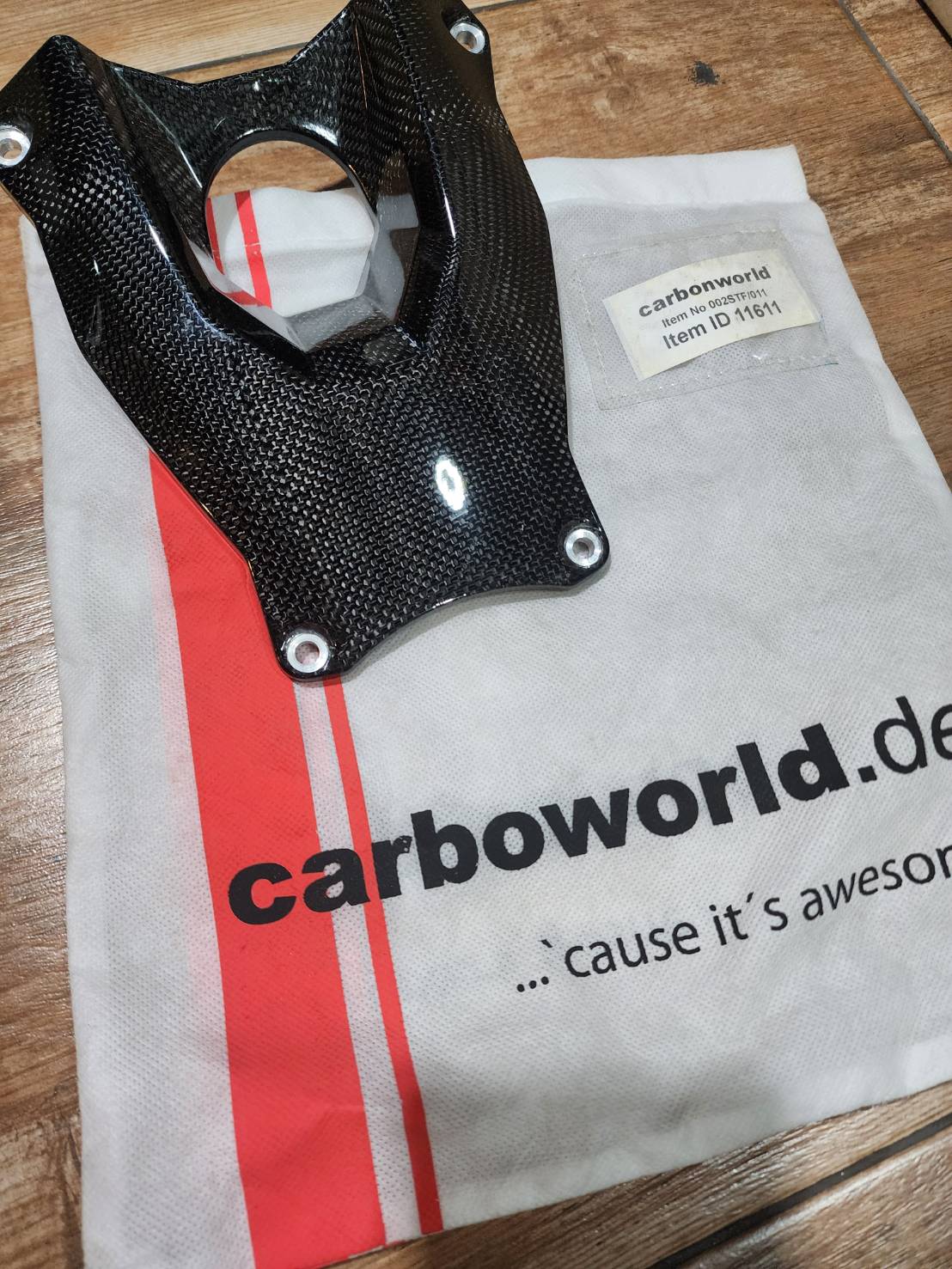 ครอบช่องกุญแจคาร์บอน Carbon world สำหรับ Street Fighter