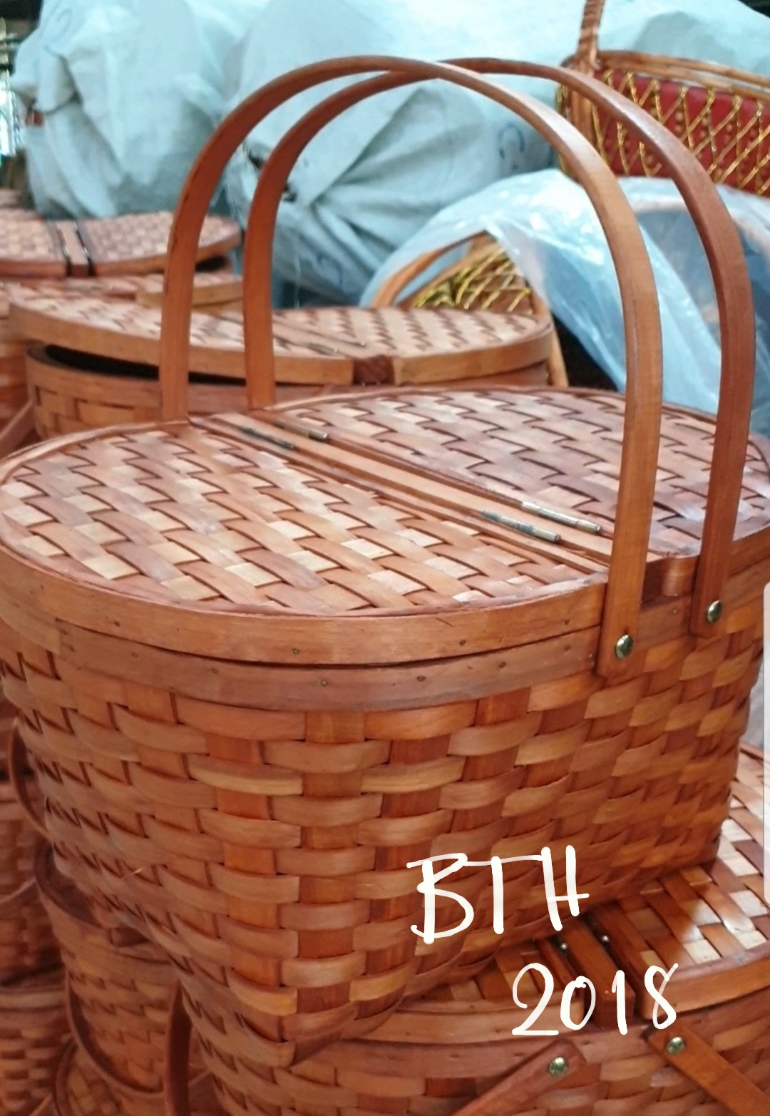 ตะกร้าปิคนิค ตะกร้าไม้สาน กล่องไม้สาน new