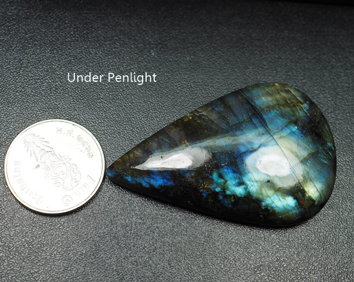 พลอยลาบราโดไรท์ (Labradorite) 80.15 กะรัตขนาดใหญ่