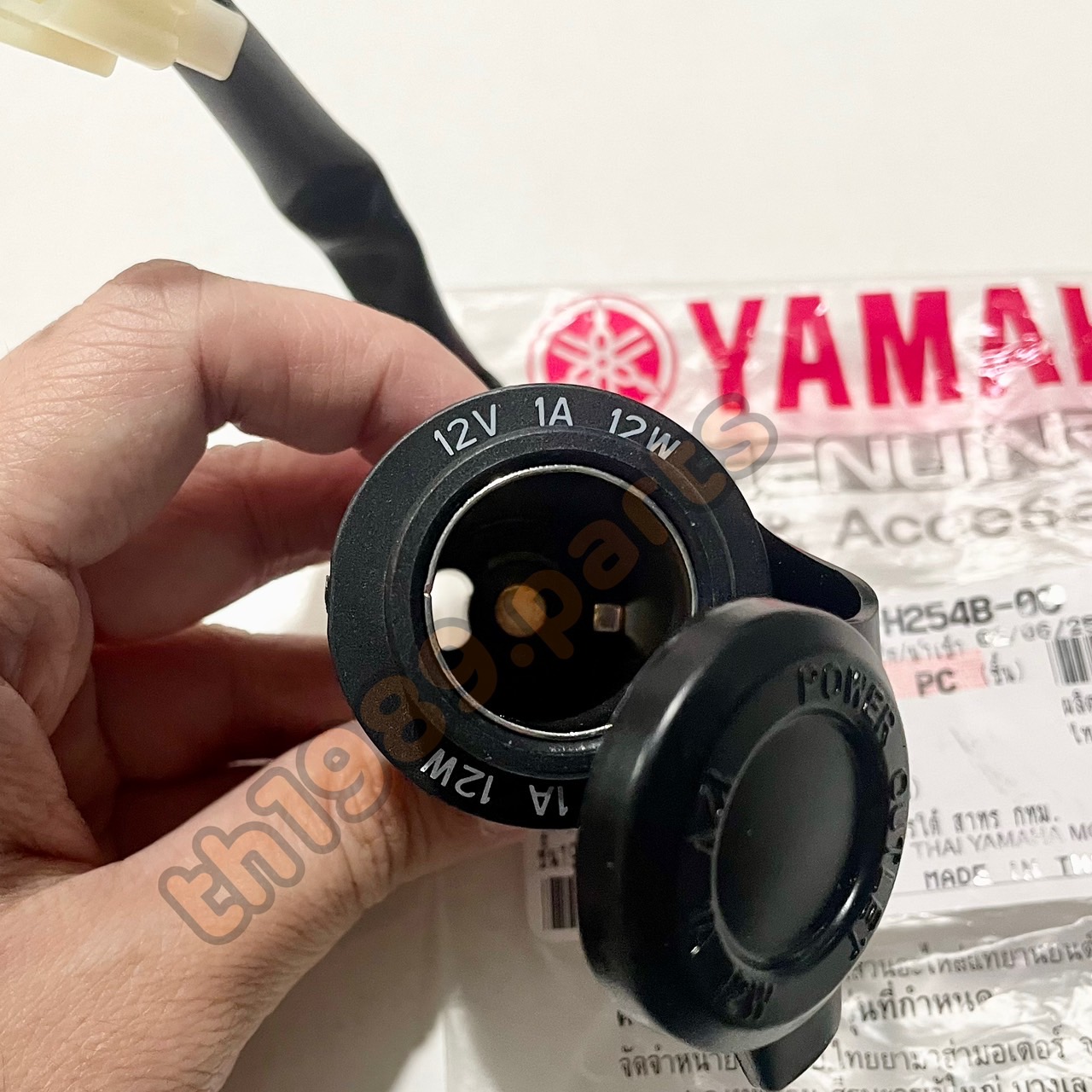 B6H-H254B-00 ขั้วต่อเสริมกระแสไฟตรง GRAND FILANO HYBRID CONNECTED 2023-2024 , AEROX BBR 2021-2022 , NMAX155 2020-2022 อะไหล่แท้ YAMAHA
