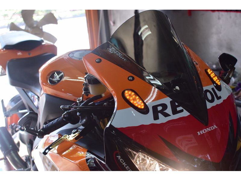 ชุดอุดกระจกหน้า พร้อมไฟเลี้ยว สำหรับ CBR1000RR 2017+ ของ Hotbodies
