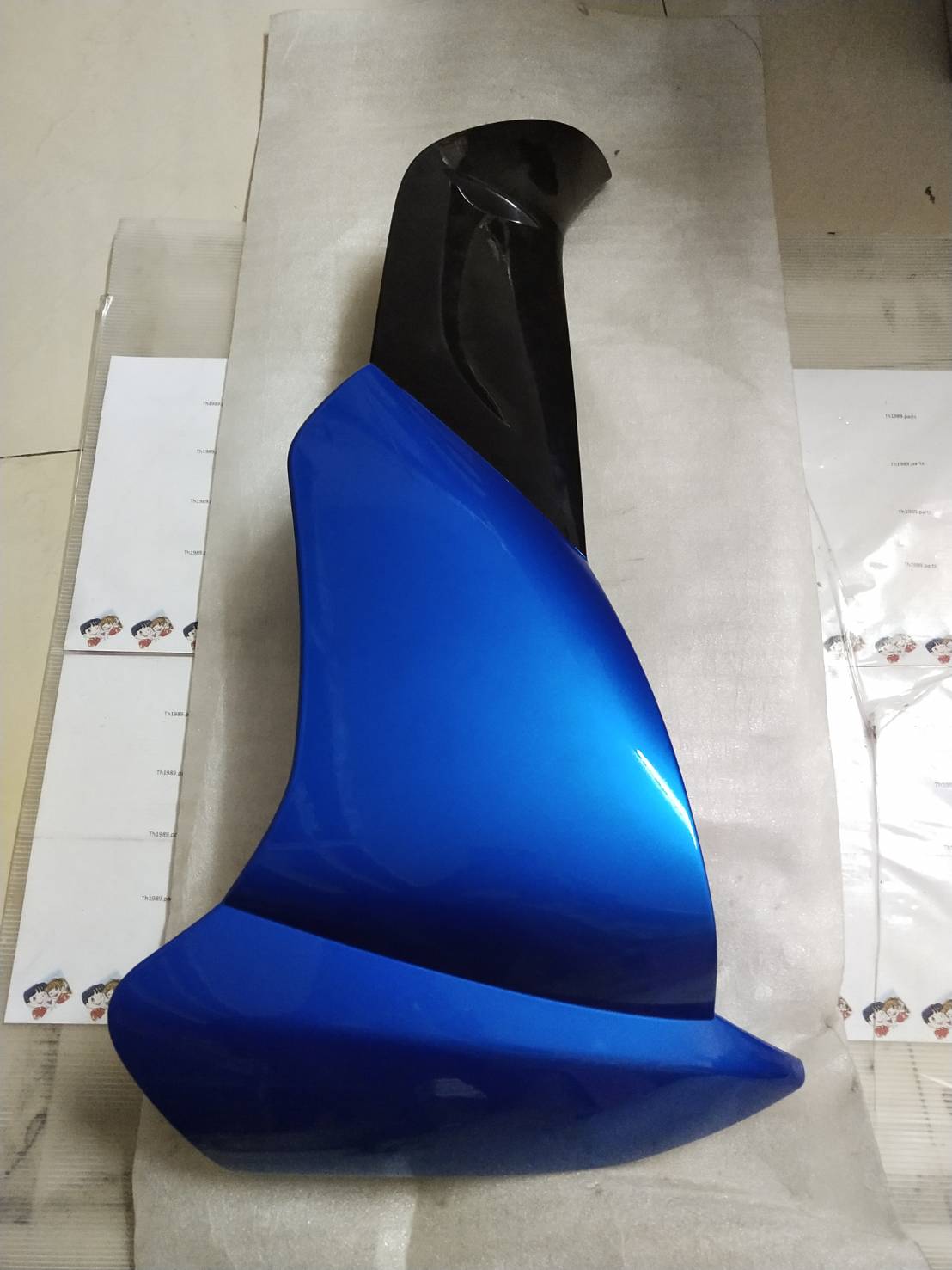 บังลมข้างซ้ายสีน้ำเงิน/ดำ สำหรับรุ่น SPARK X อะไหล่แท้ YAMAHA 5TN-F8311-00-5X
