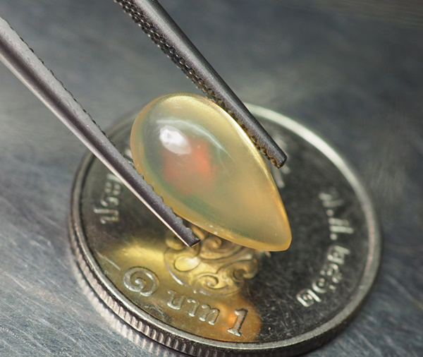 โอปอลหลากสี (Opal) 1.45 กะรัต