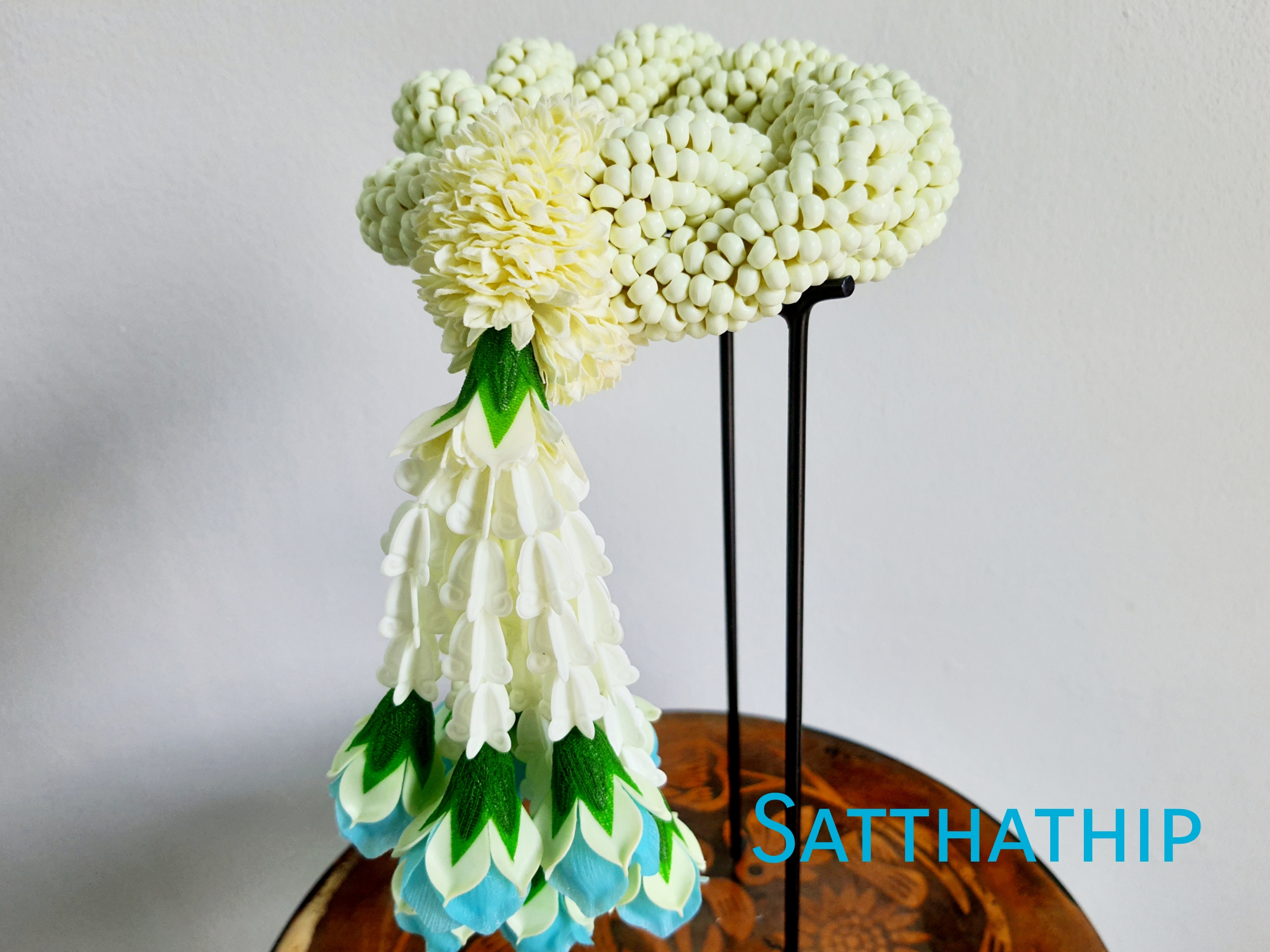 พวงมาลัยดอกรัก - พวงมาลัยดอกรักเกลียว - พวงมาลัยดอกรักเกลียวประดิษฐ์