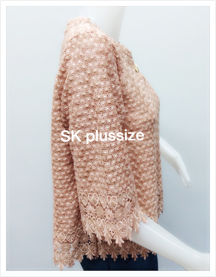 เสื้อลูกไม้ดิ้นสวิส ลายดอกพิกุล คอจีน สีส้ม รอบอก 38 นิ้ว