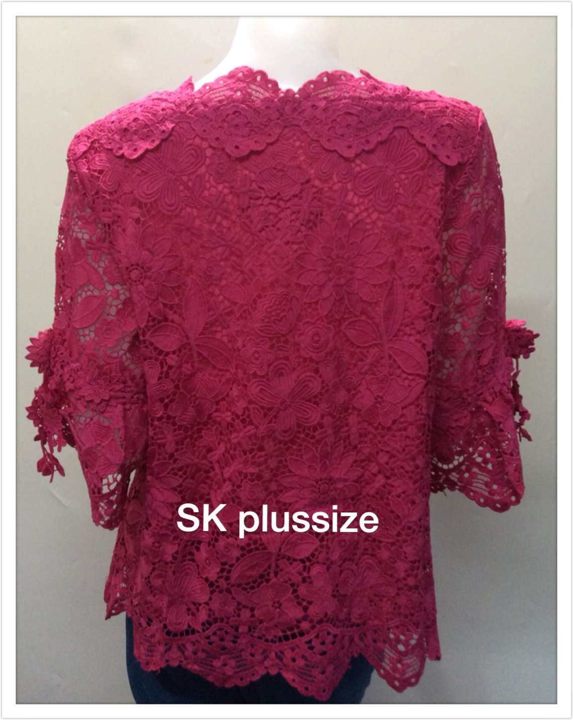 เสื้อลูกไม้ คอเหลี่ยม สีบานเย็น รอบอก 38 นิ้ว