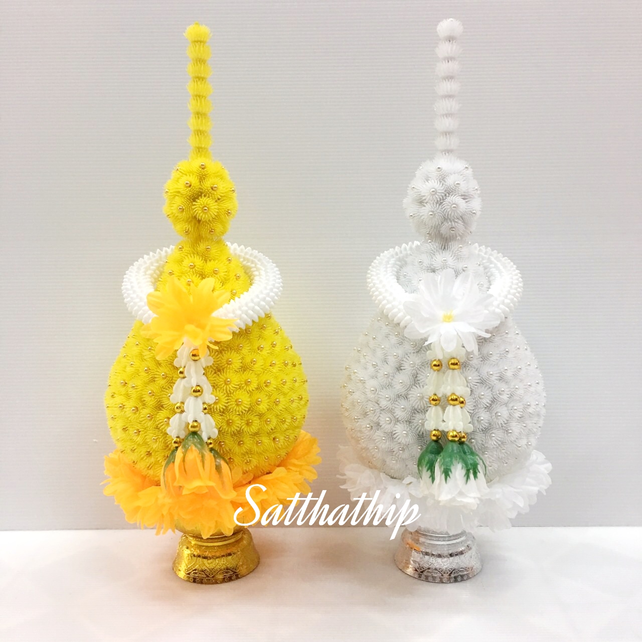 พานพุ่มดอกบานไม่รู้โรยประดิษฐ์ [6 นิ้ว/ 2,300บาท/คู่]