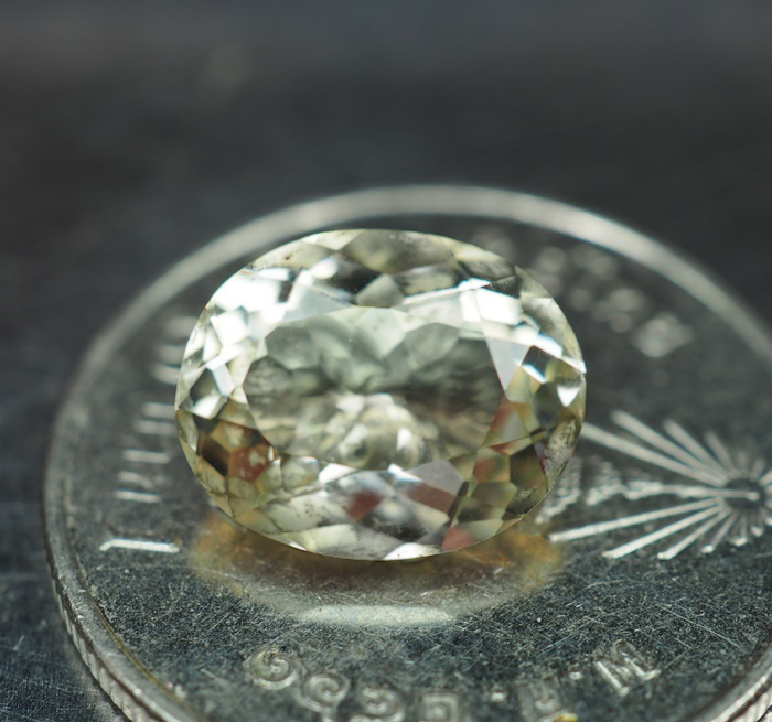 พลอยสคาโพไลท์ (Scapolite) 2.20 กะรัต