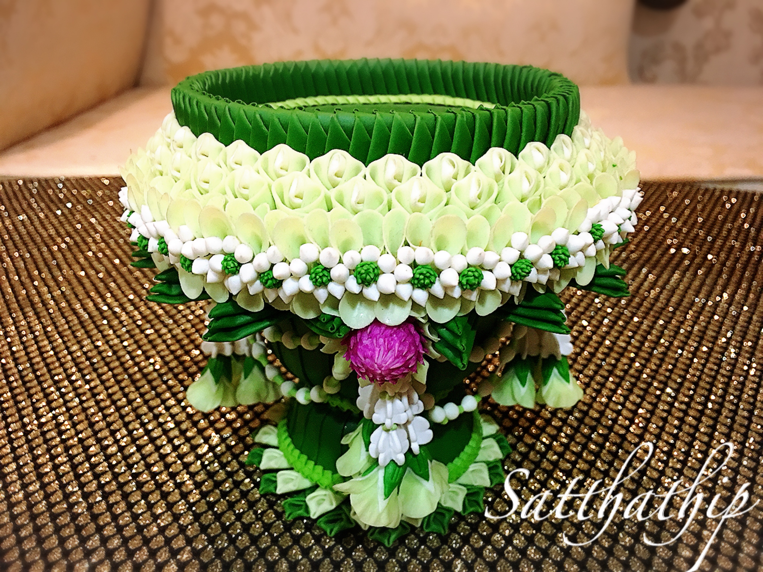 พานใบตอง ประดิษฐ์จากดิน - Tray