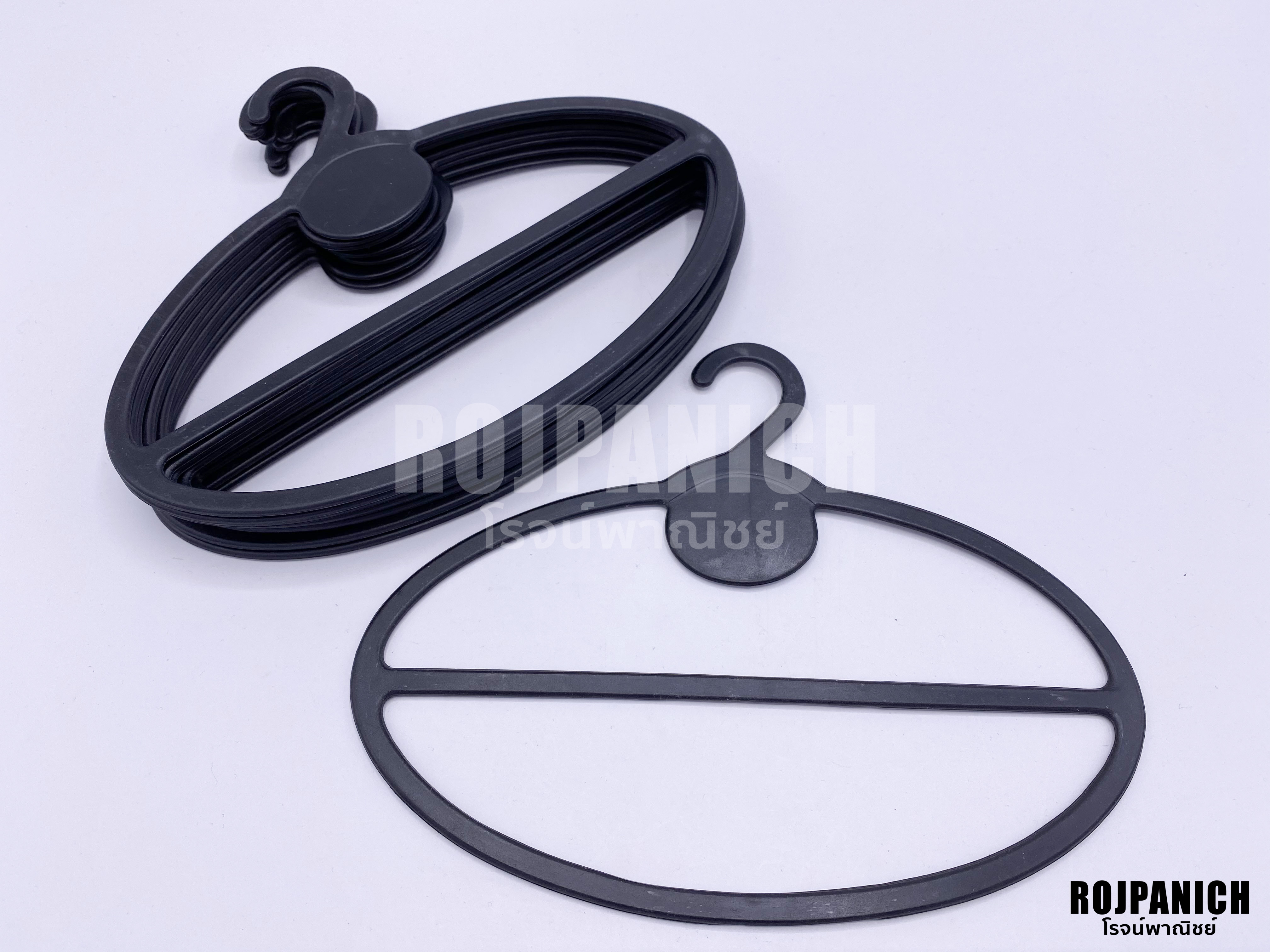 ไม้แขวนผ้าพันคอสีดำ