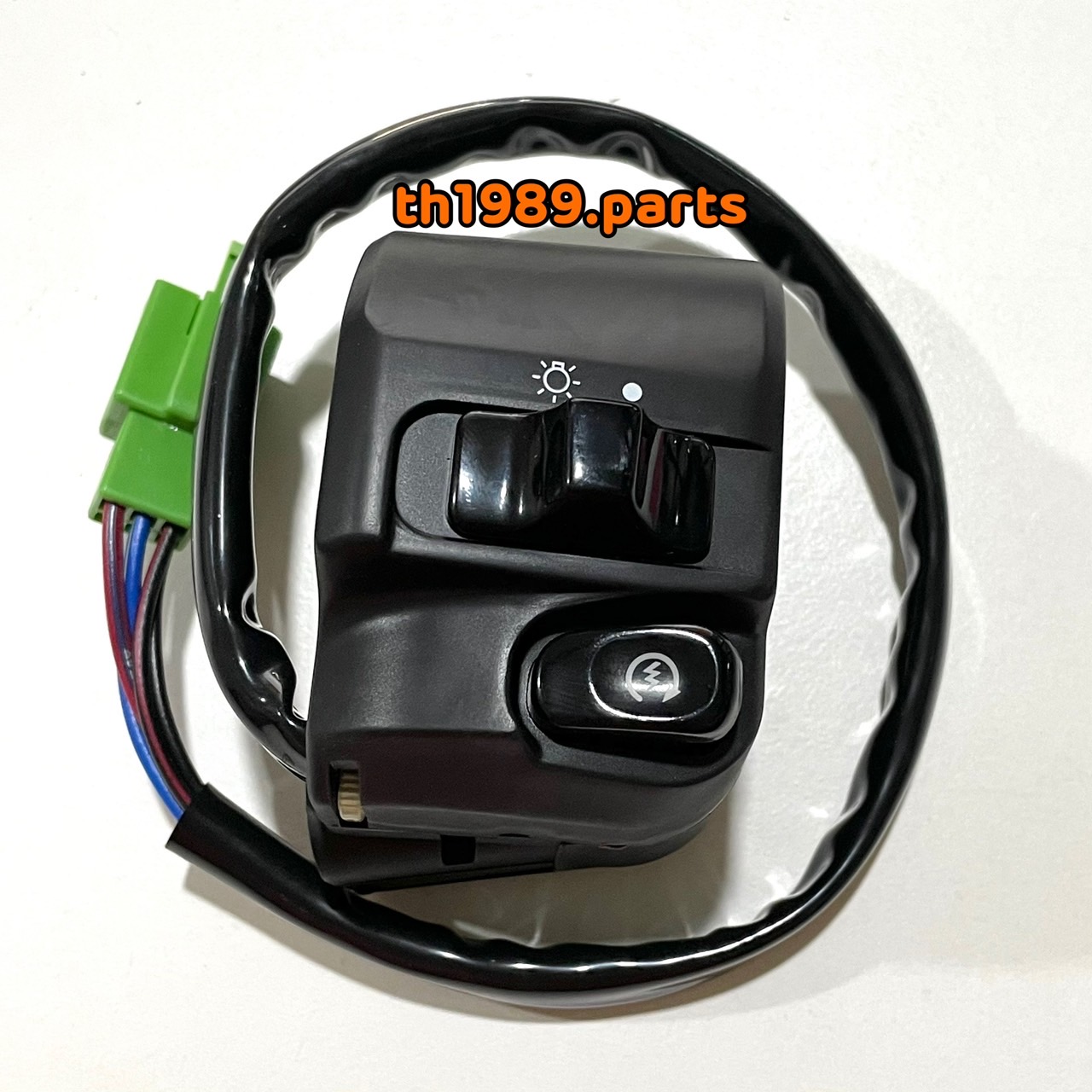 ชุดสวิทช์แฮนด์ข้างขวา KAZE112 สำหรับรุ่น AN112B1 อะไหล่แท้ KAWASAKI 46091-1851