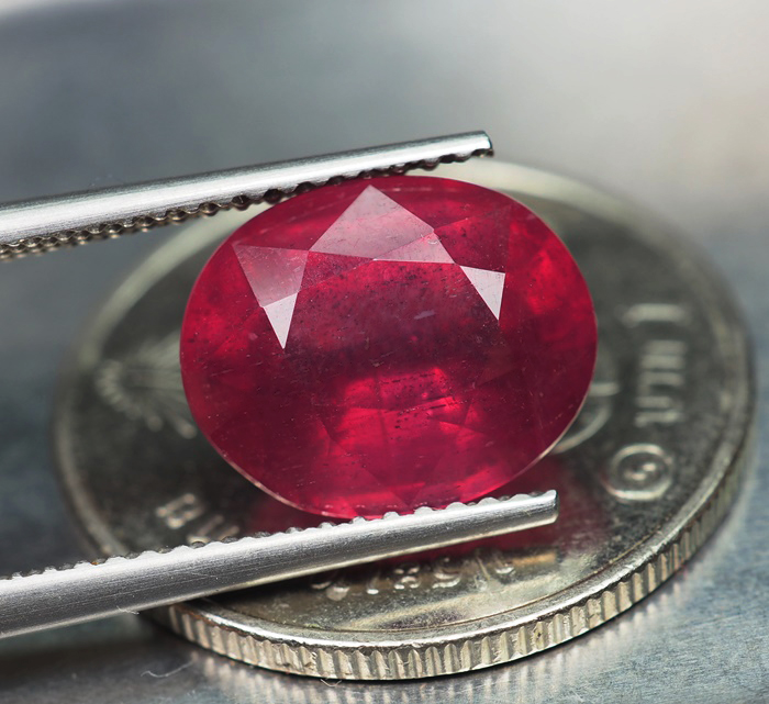 พลอยทับทิม (Ruby) 5.60 กะรัตสีแดงม่วง