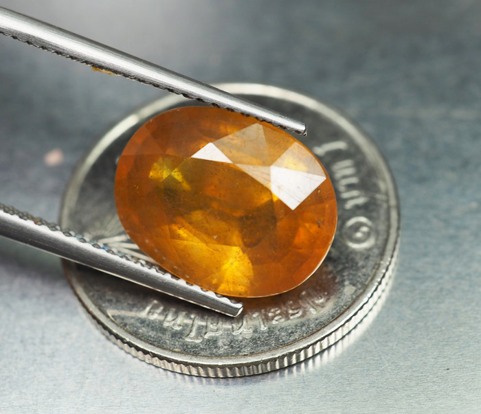 บุษราคัมอัฟริกาสีเหลือง (Sapphire) 6.40 กะรัต