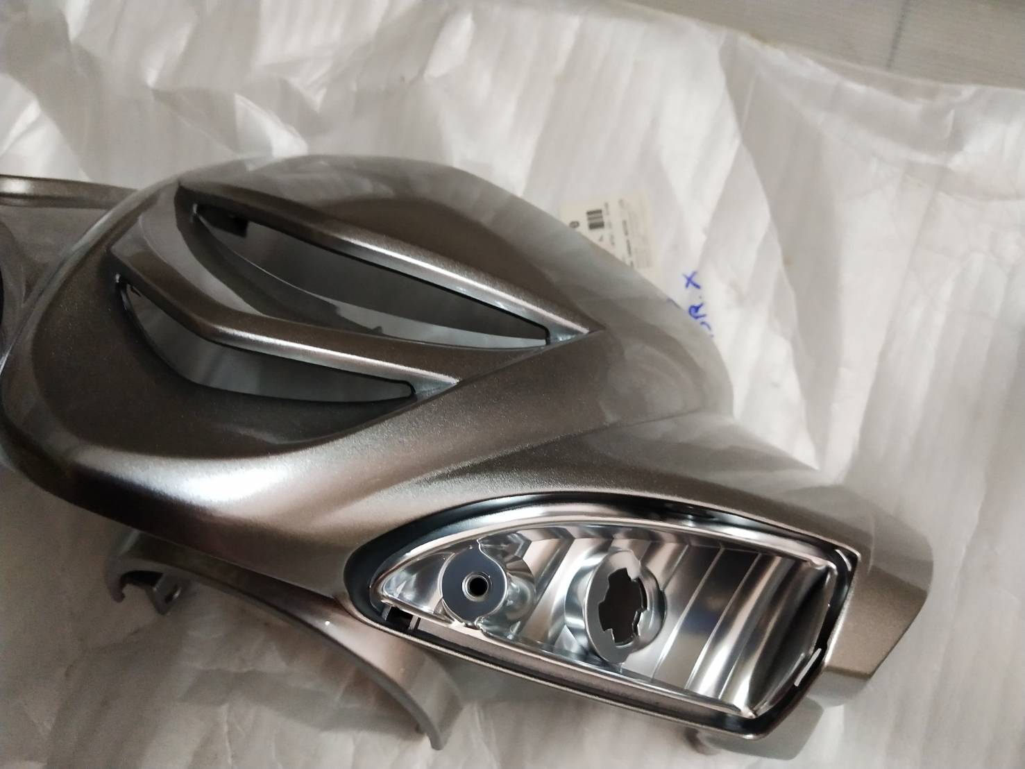 ฝาครอบแฮนด์สีเทา สำหรับรุ่น X-1 อะไหล่แท้ YAMAHA 5YW-F6143-01-P0