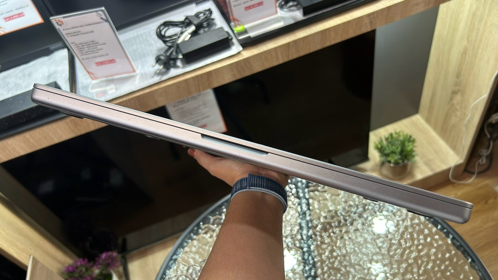 MacBook Pro 16" (M2 Max, ปี 2023) 32/1TB Space Gray