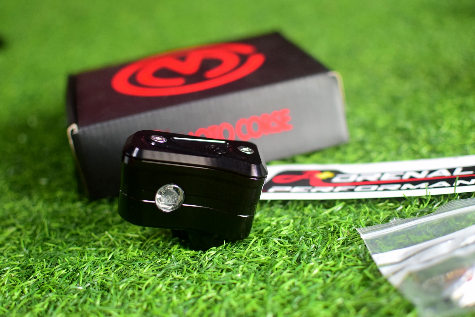 กระปุกน้ำมัน motocorse สำหรับใฃ้กับ ปั๊มเบรค ปั๊มคลัทช์ Brembo โลโก้แดง โลโก้ขาว , Rossi ราคา/ข้าง