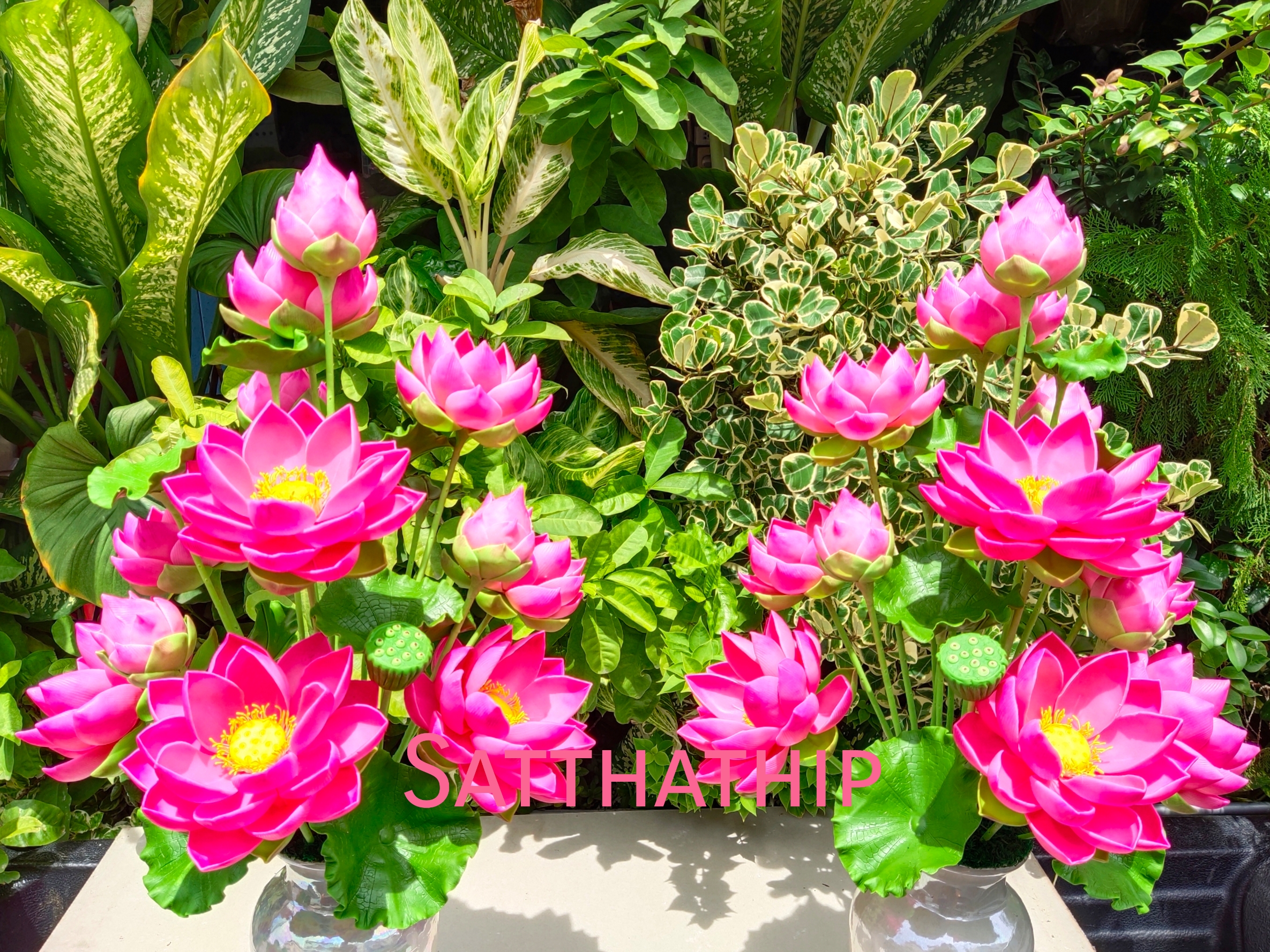 แจกันดอกบัว - ดอกบัวประดิษฐ์ - แจกันดอกบัวหลวงสีชมพู (ข้างละ 6 ดอก) ประดิษฐ์จากดิน - แจกันดอกบัวประดิษฐ์ - Lotus Flower