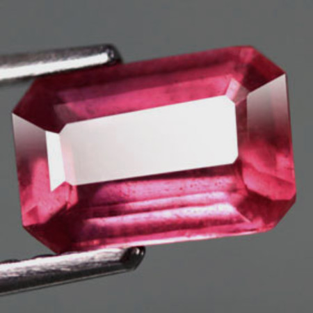พลอยทับทิม (Ruby) 2.25 กะรัตสีชมพูแดงส้ม